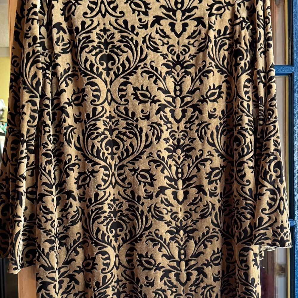 ECI Black and Tan Patterned Dress
